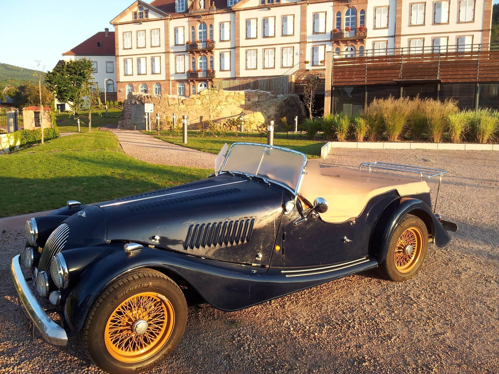 Hotel Val-Vignes Colmar Haut-Koenigsbourg, The Originals Relais Сен-Иполит Екстериор снимка